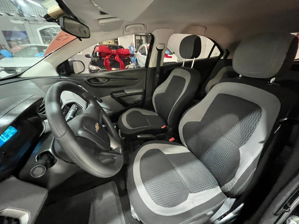 Chevrolet Onix Preto