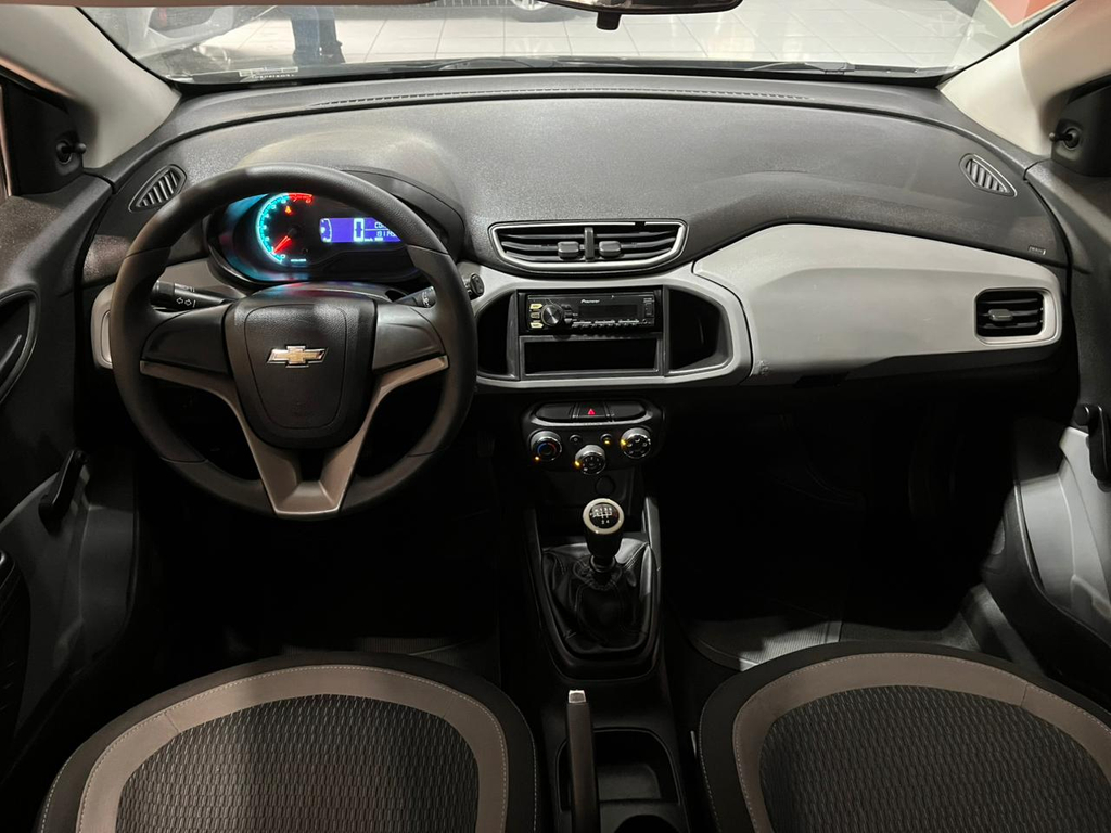 Chevrolet Onix Preto
