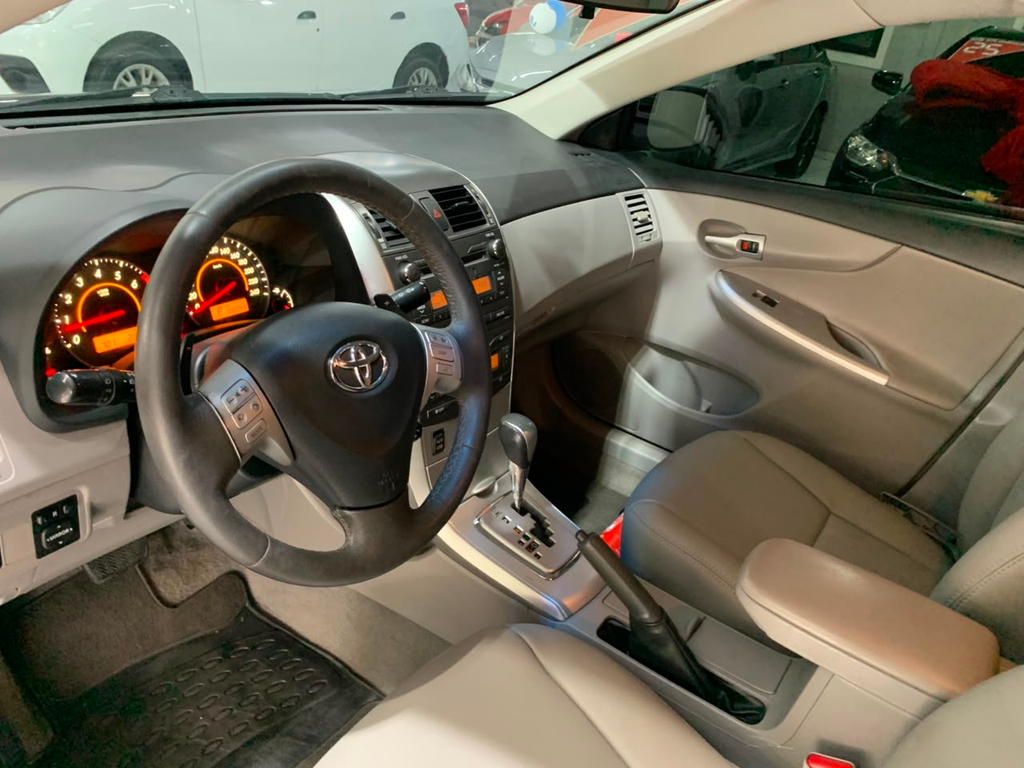 Toyota Corolla Preto