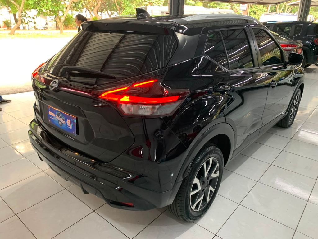 Nissan Kicks Preto