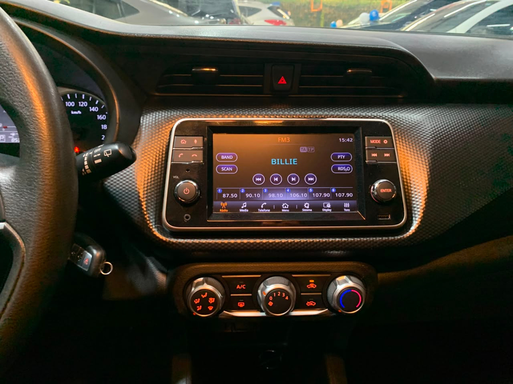 Nissan Kicks Preto