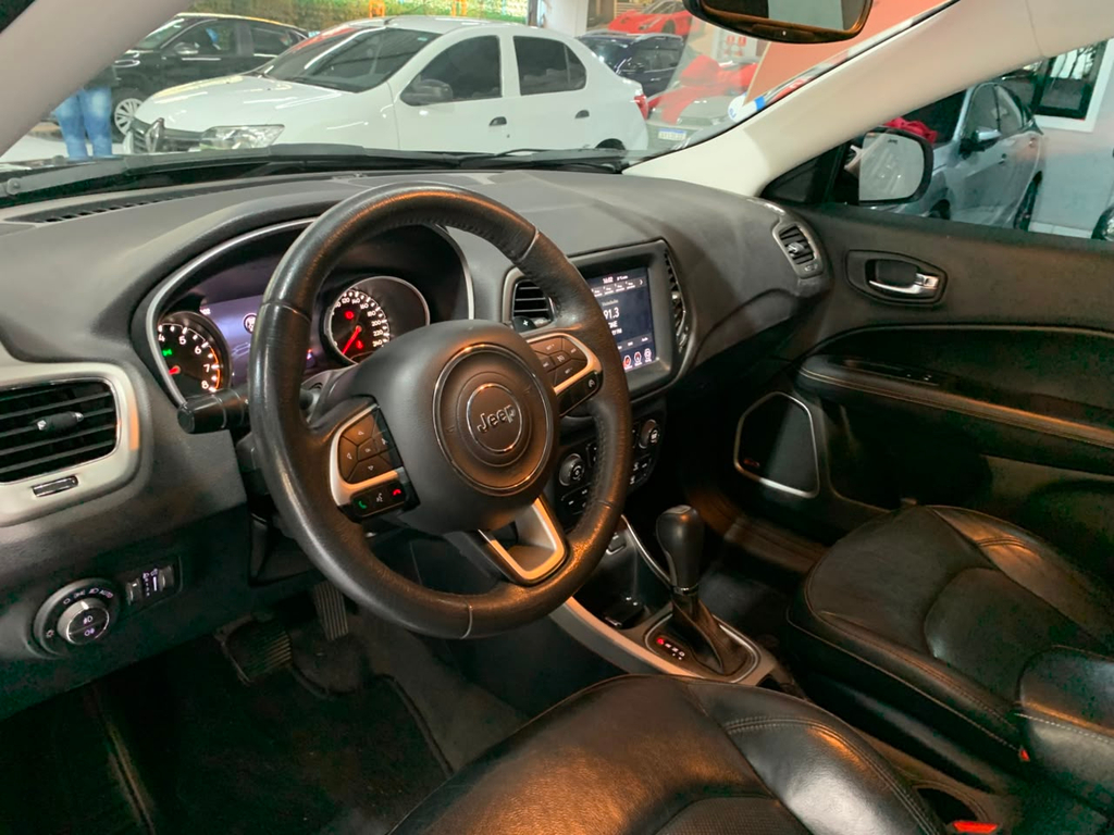 Jeep Compass Preto