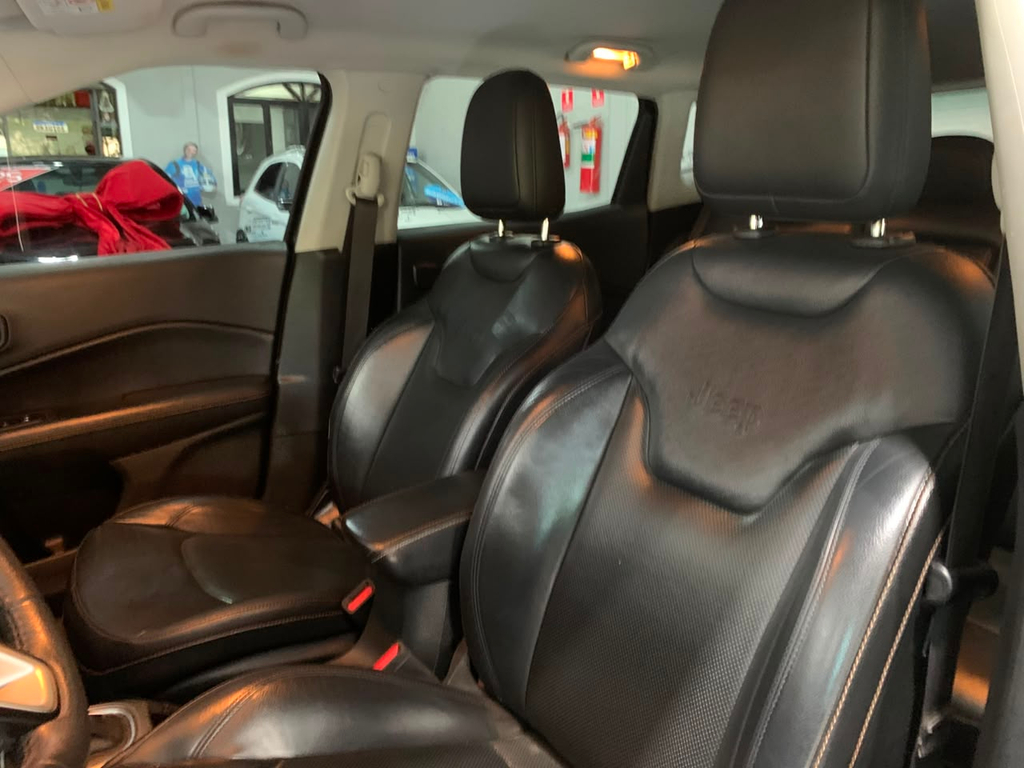 Jeep Compass Preto