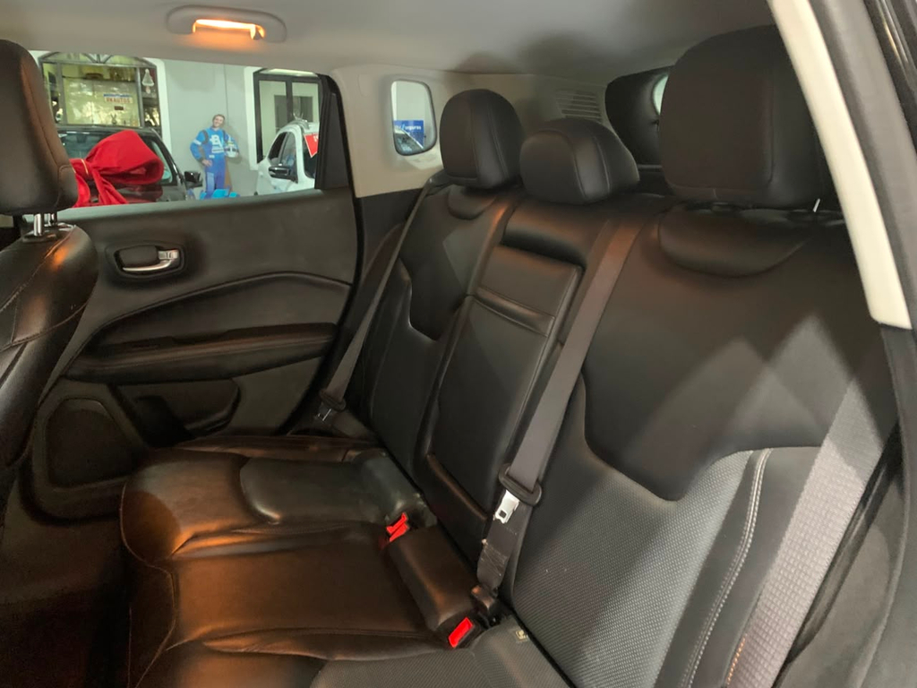Jeep Compass Preto