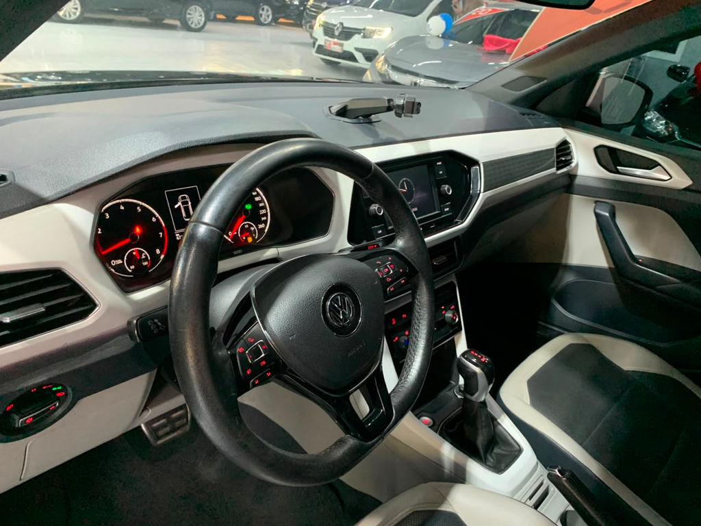 Volkswagen T-Cross Preto