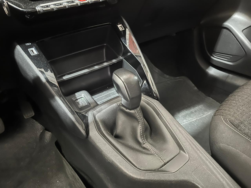 Peugeot 208 Branco