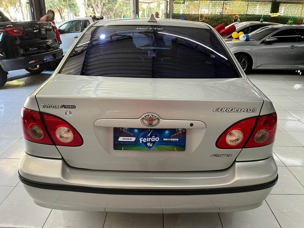 Toyota Corolla Prata