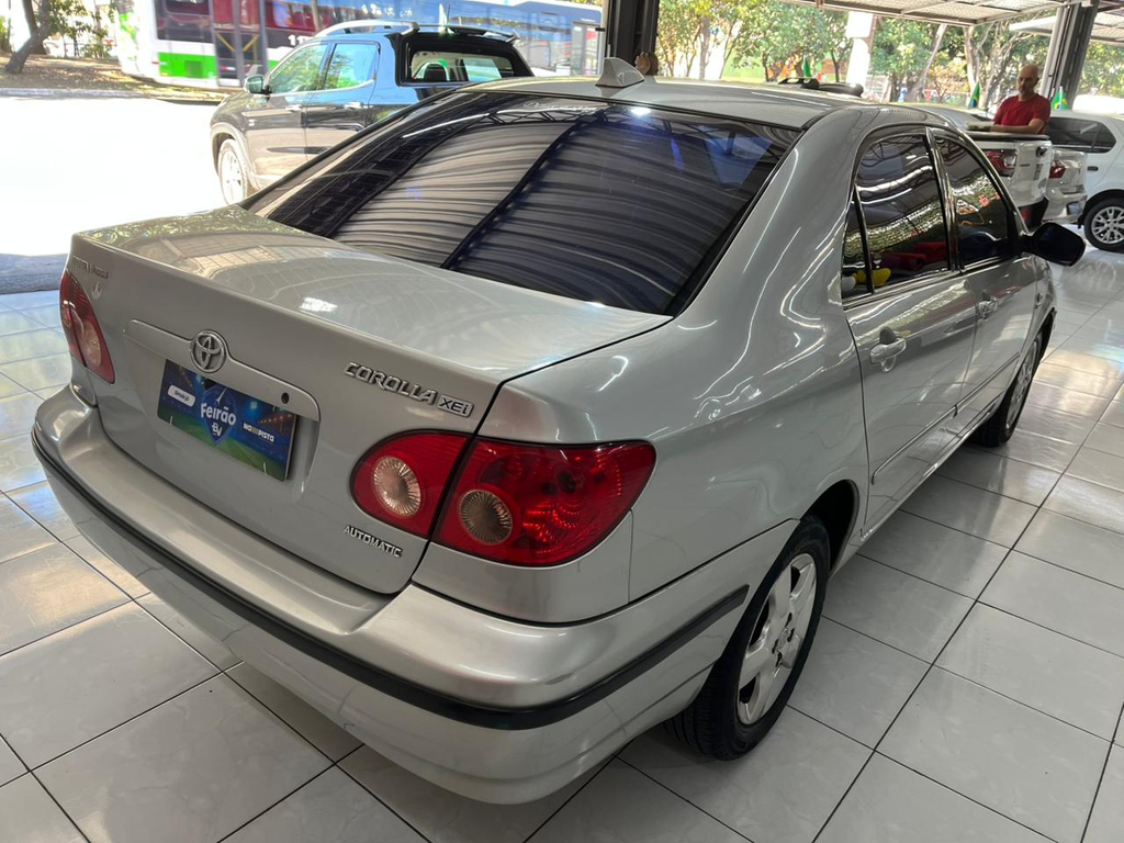 Toyota Corolla Prata
