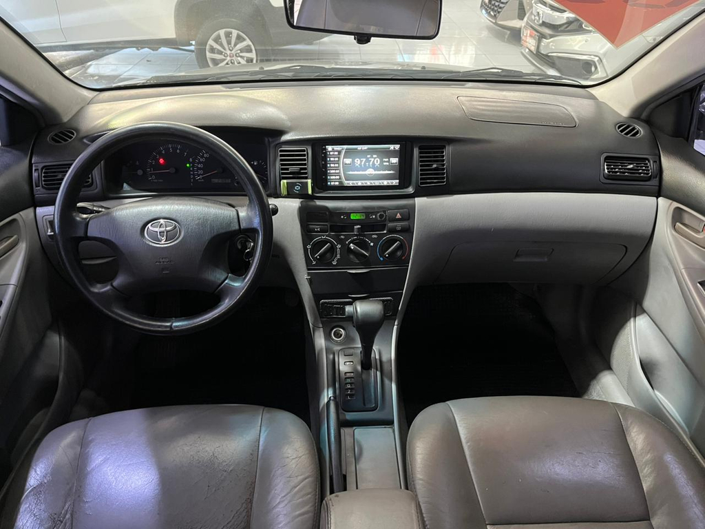 Toyota Corolla Prata