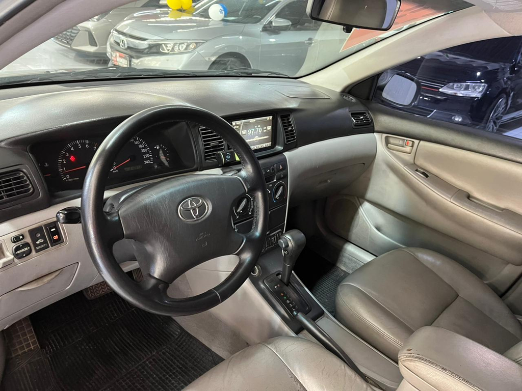 Toyota Corolla Prata