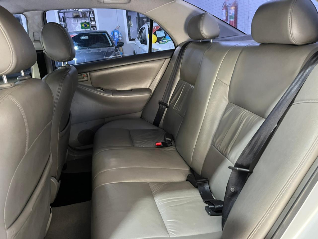 Toyota Corolla Prata