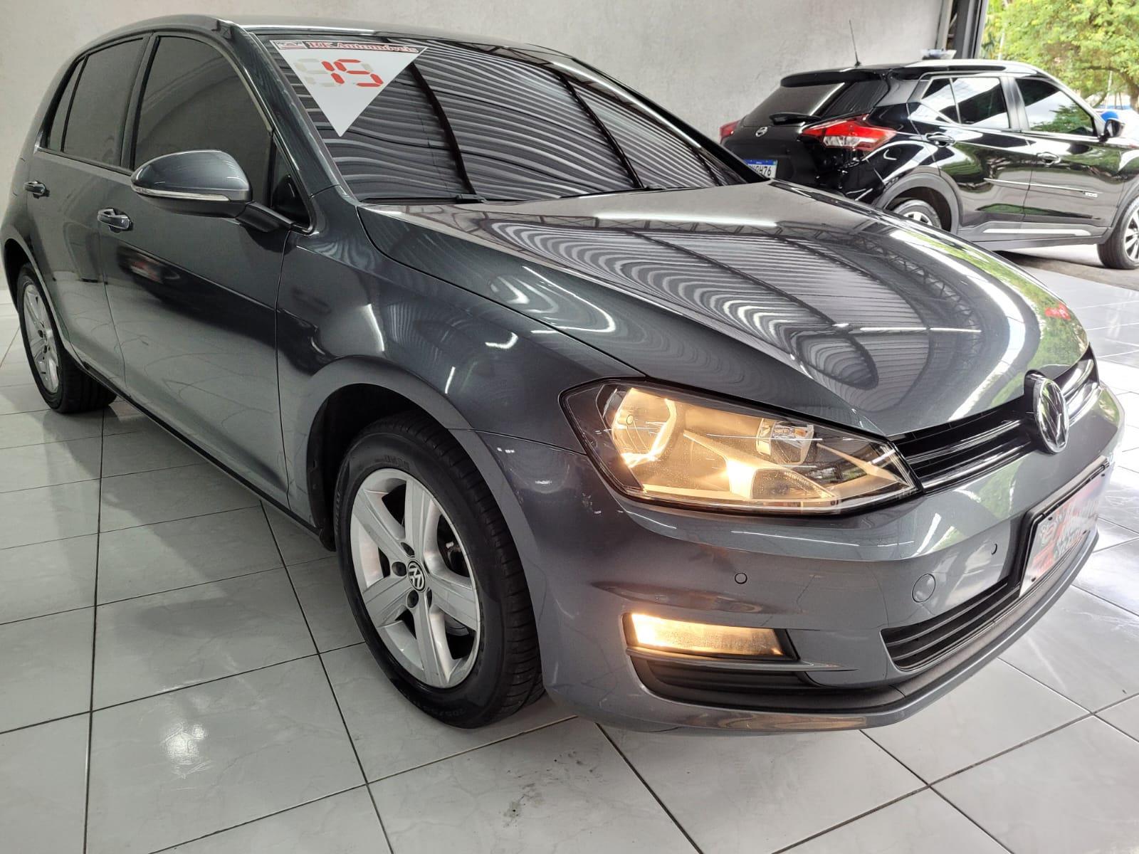 Volkswagen Golf Cinza