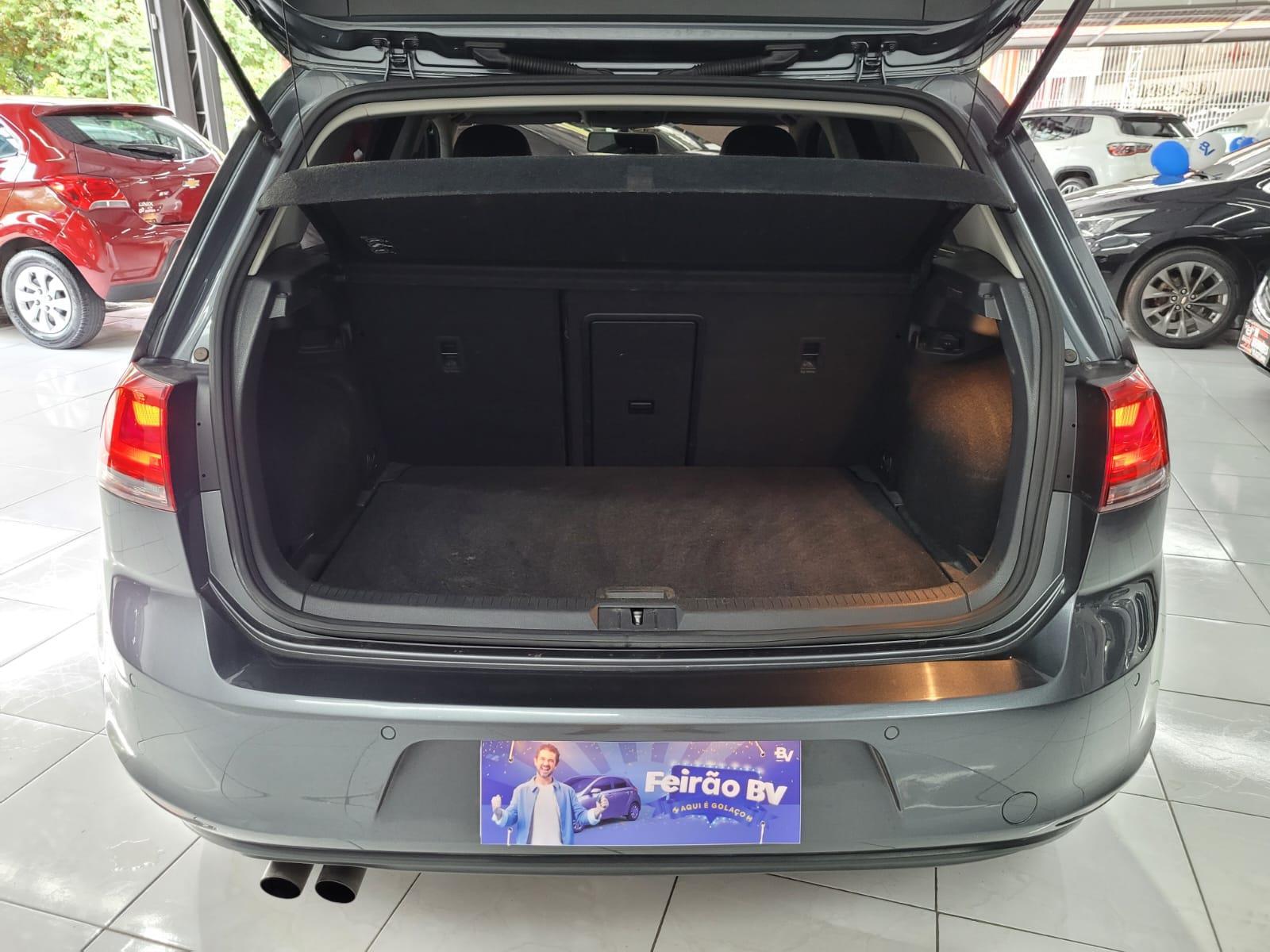 Volkswagen Golf Cinza