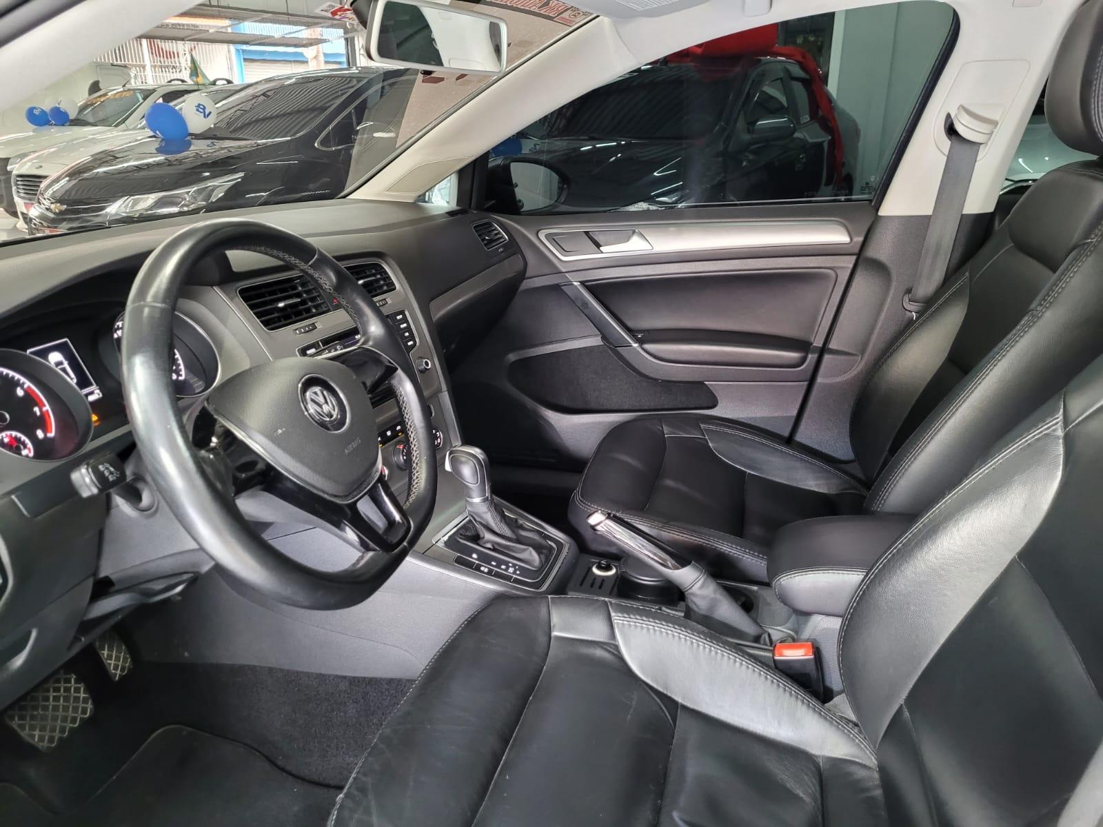 Volkswagen Golf Cinza