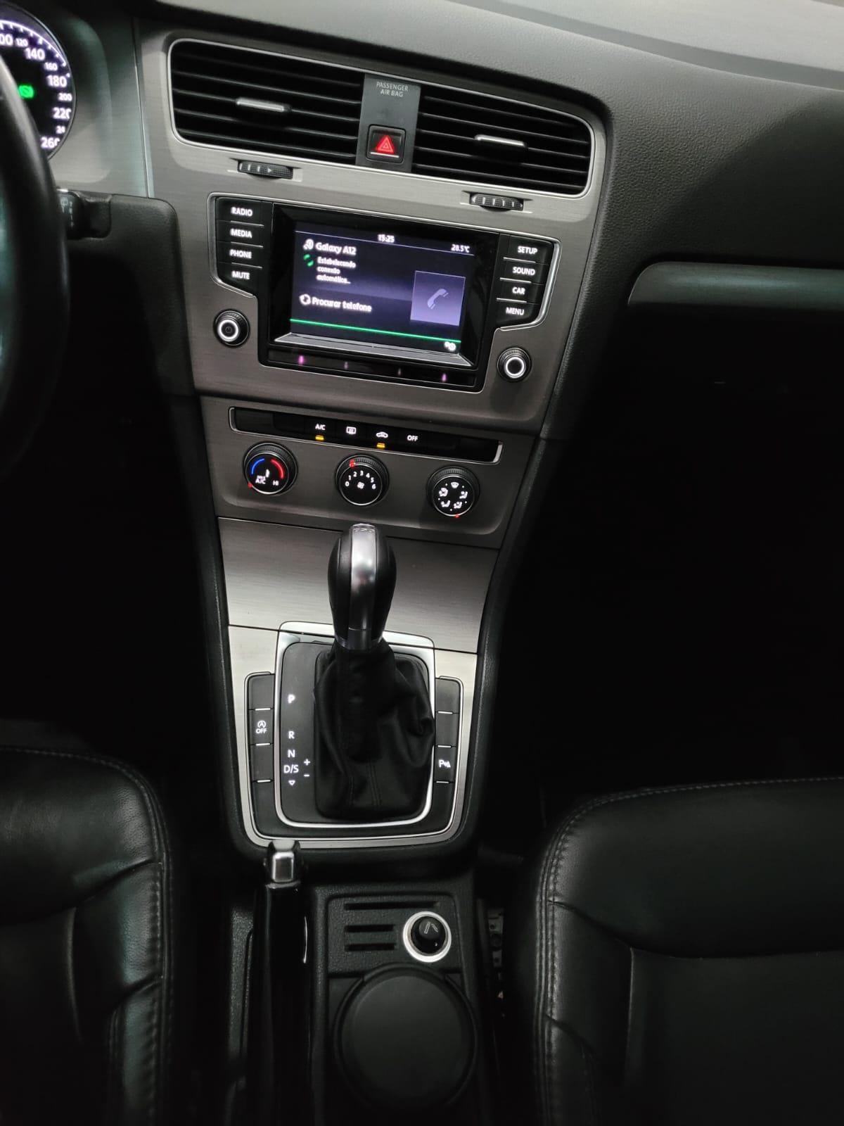 Volkswagen Golf Cinza