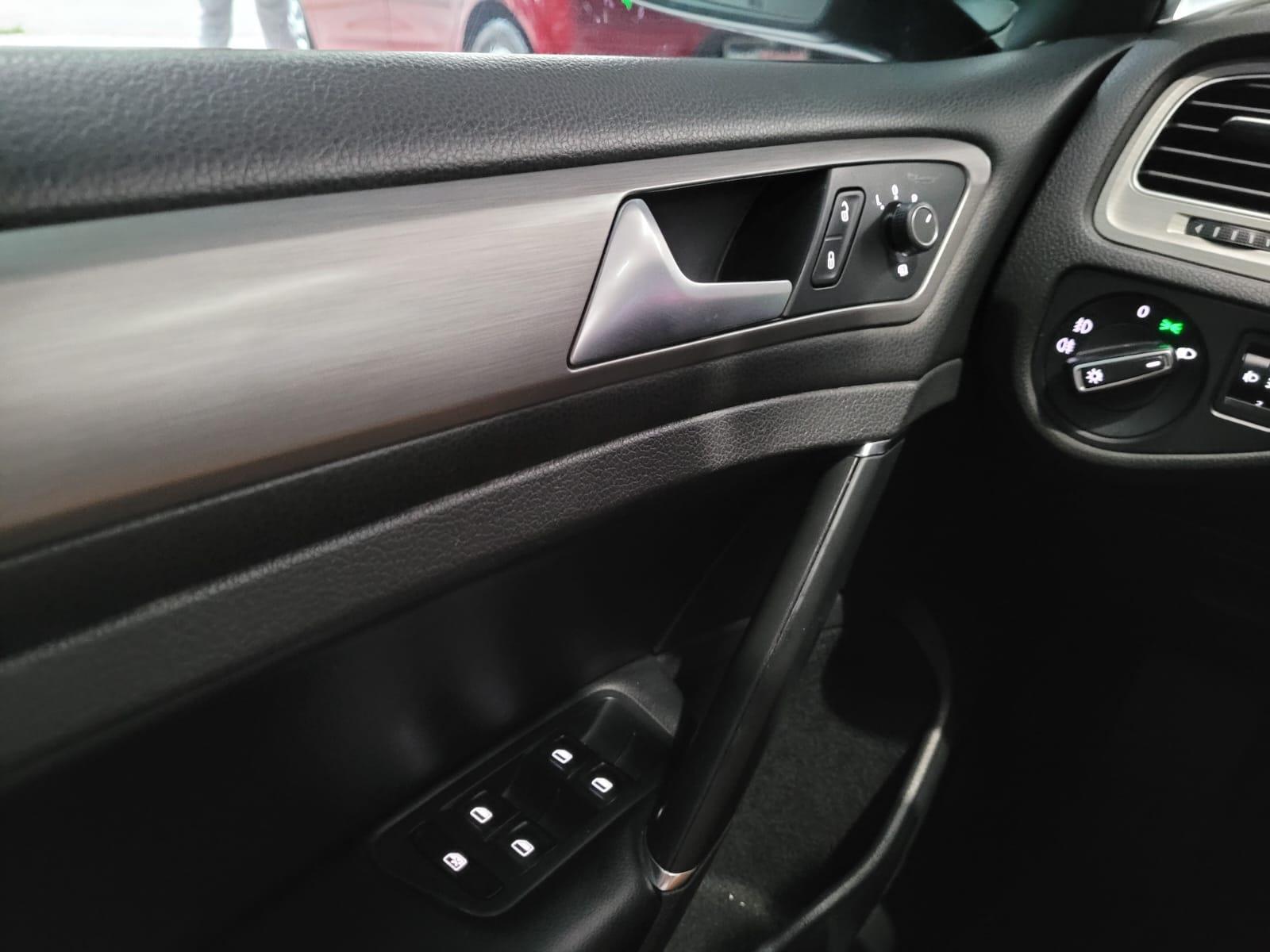 Volkswagen Golf Cinza