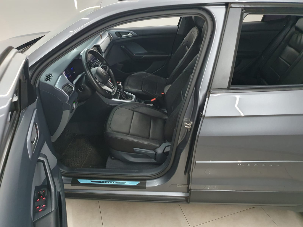 Volkswagen T-Cross Cinza