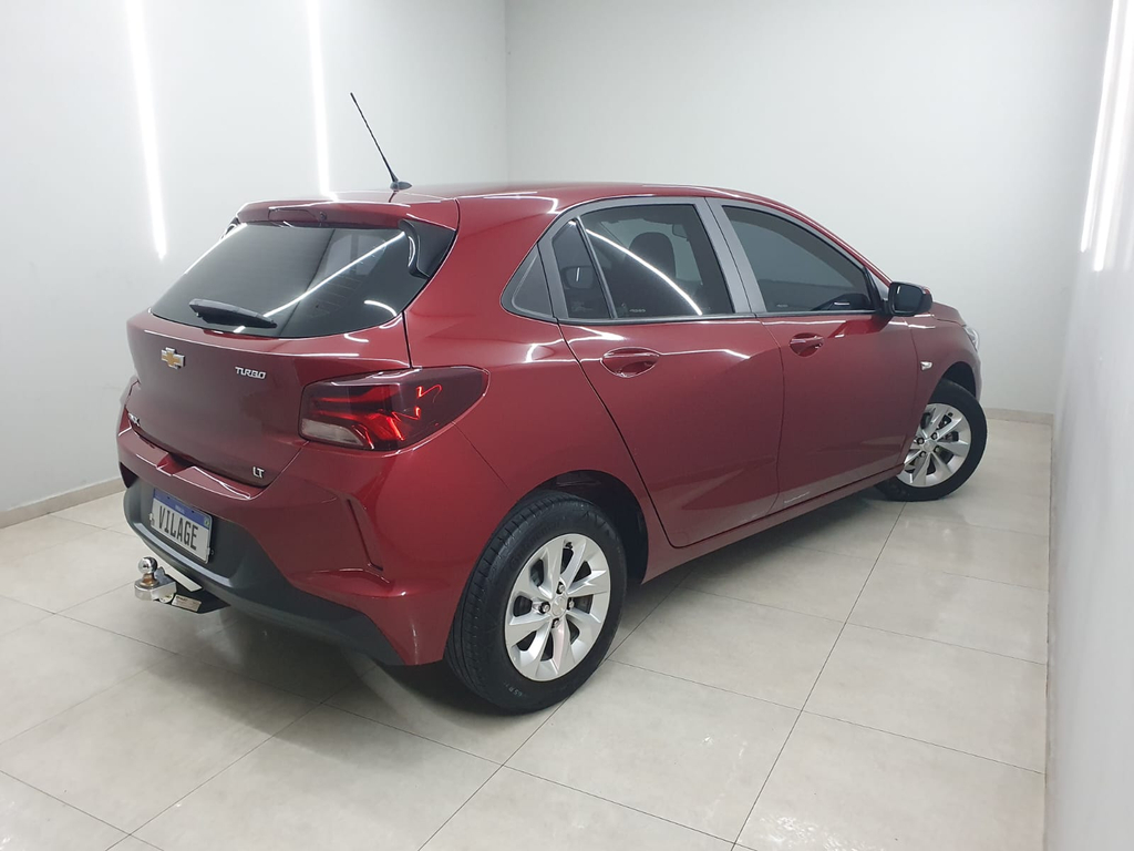 Chevrolet Onix Vermelho