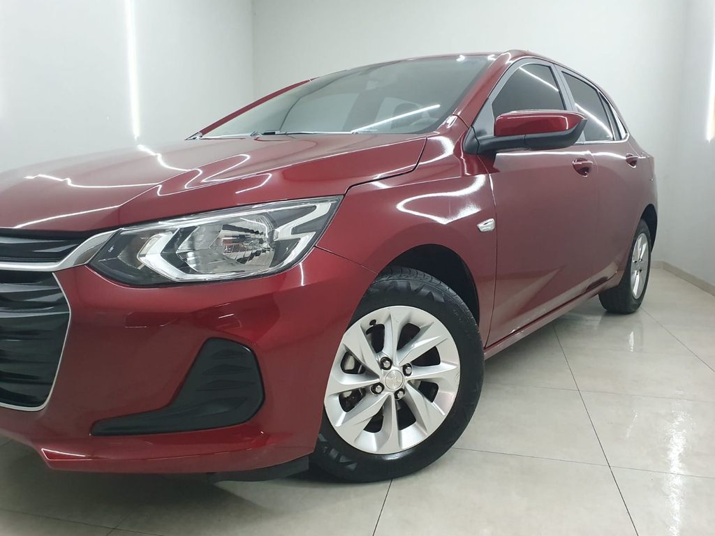Chevrolet Onix Vermelho