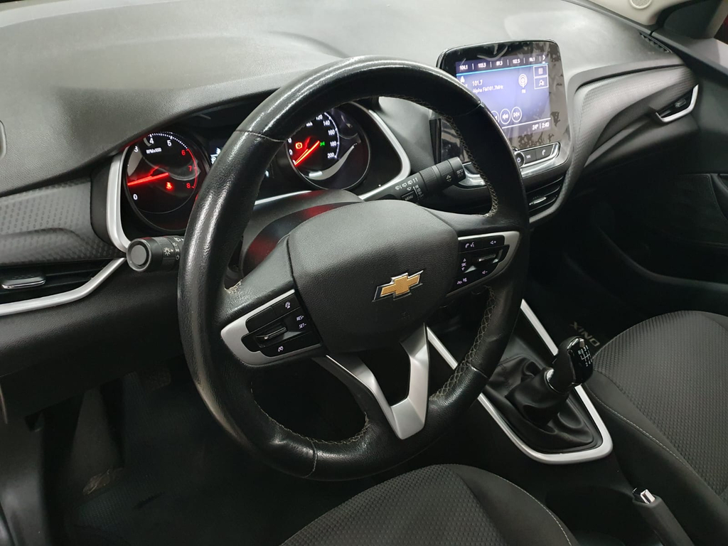 Chevrolet Onix Vermelho