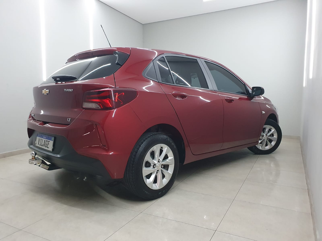 Chevrolet Onix Vermelho