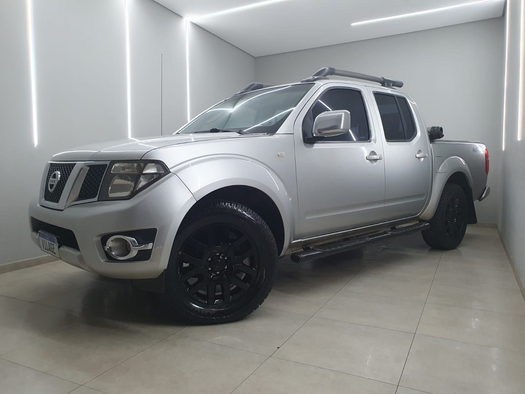 Nissan Frontier Prata