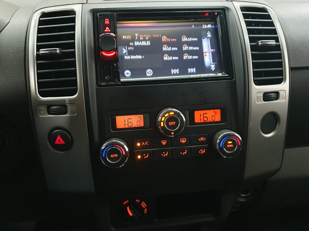 Nissan Frontier Prata