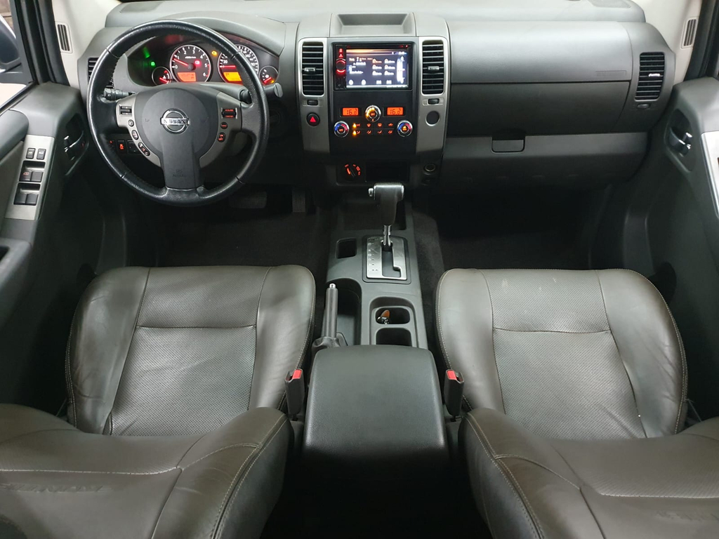 Nissan Frontier Prata