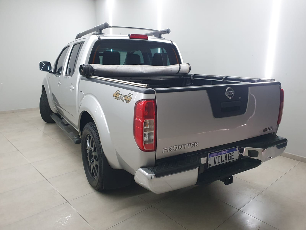 Nissan Frontier Prata