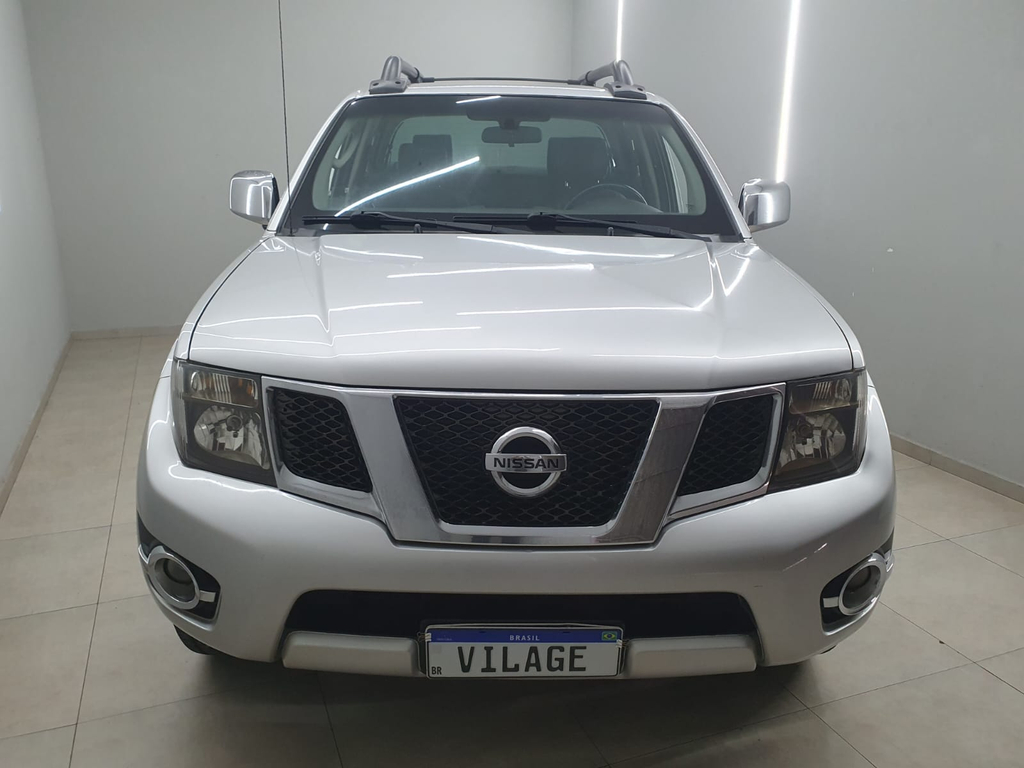 Nissan Frontier Prata