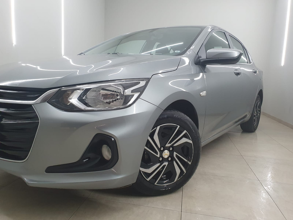 Chevrolet Onix Sedan Prata