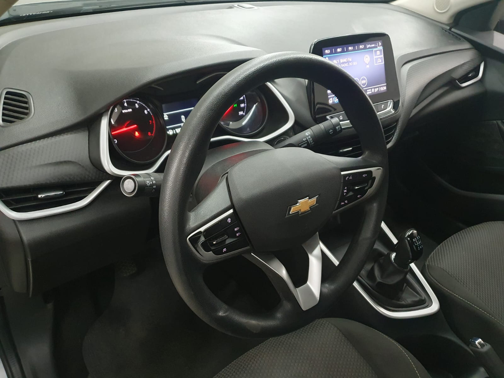 Chevrolet Onix Sedan Prata