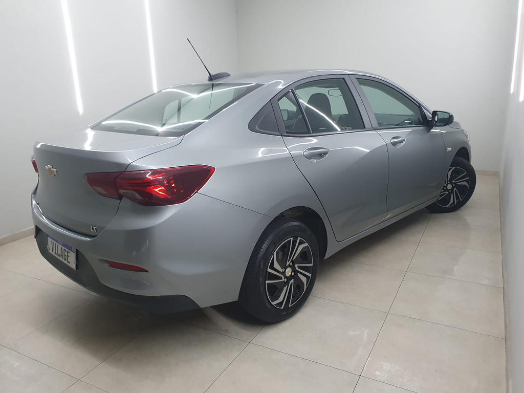 Chevrolet Onix Sedan Prata