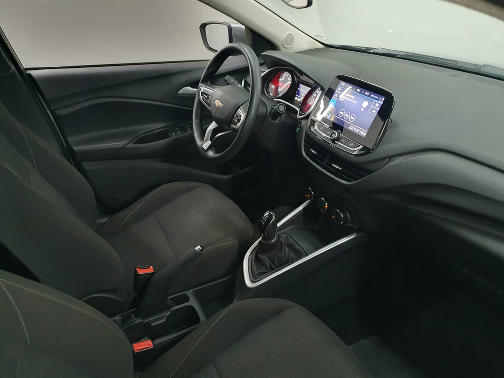 Chevrolet Onix Sedan Prata