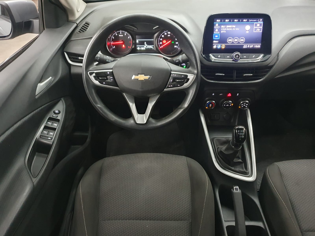 Chevrolet Onix Sedan Prata