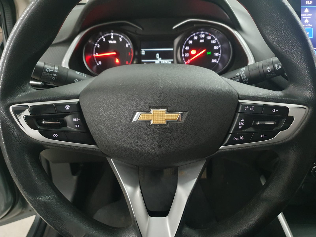 Chevrolet Onix Sedan Prata