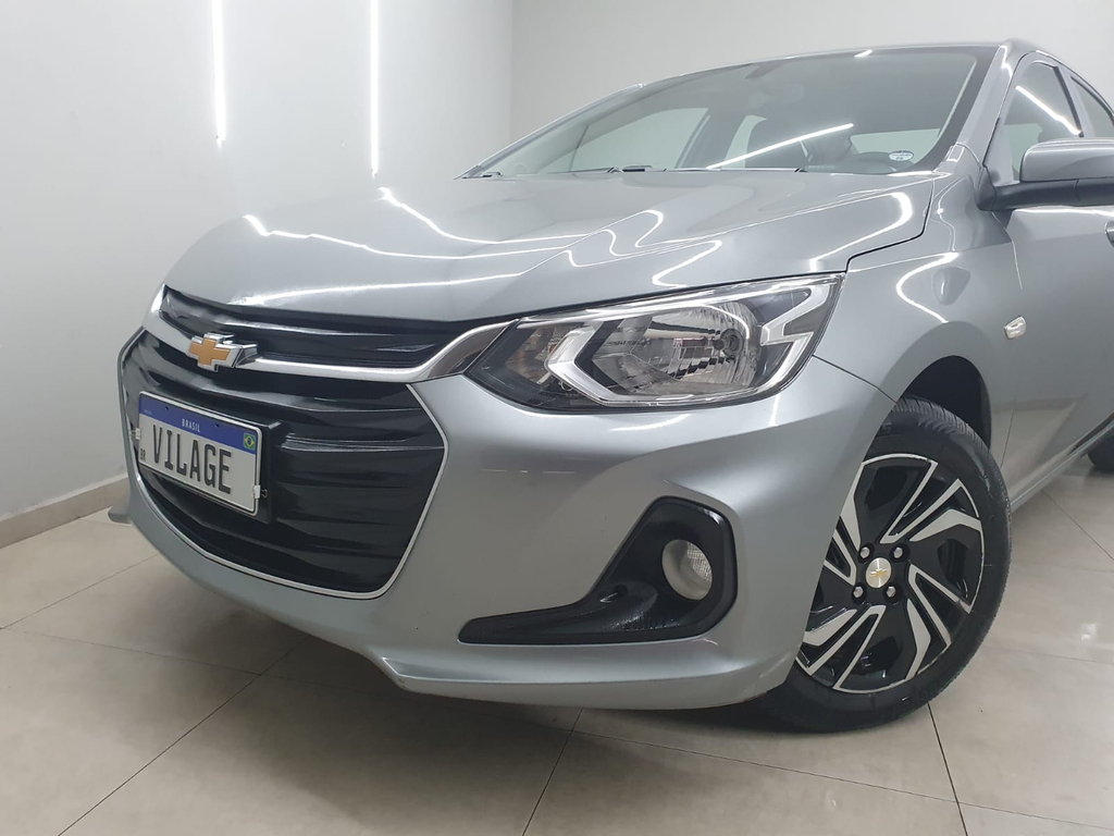 Chevrolet Onix Sedan Prata