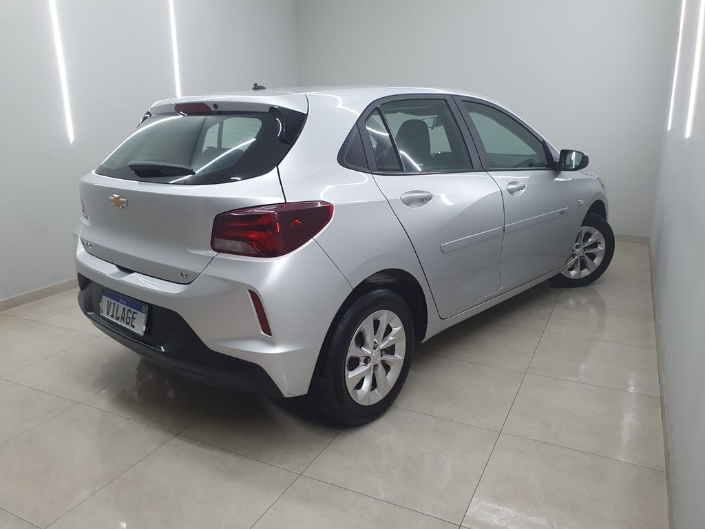 Chevrolet Onix Prata