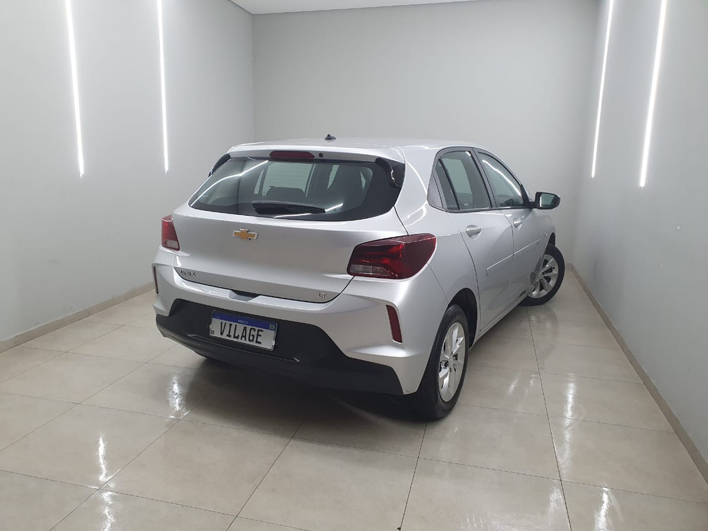 Chevrolet Onix Prata