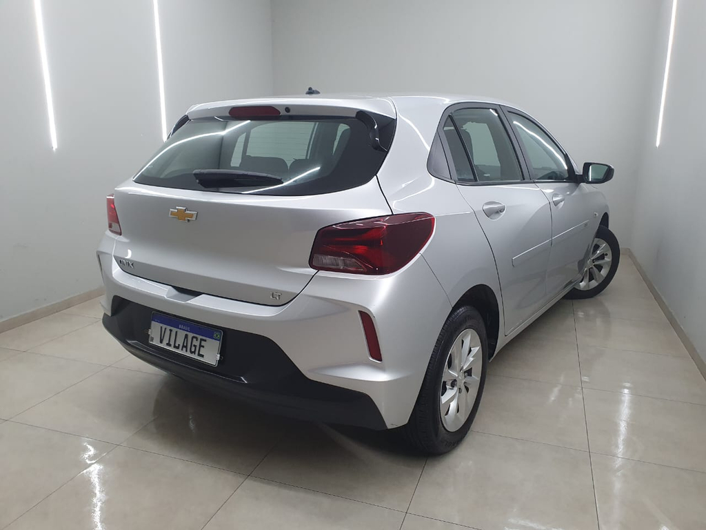 Chevrolet Onix Prata