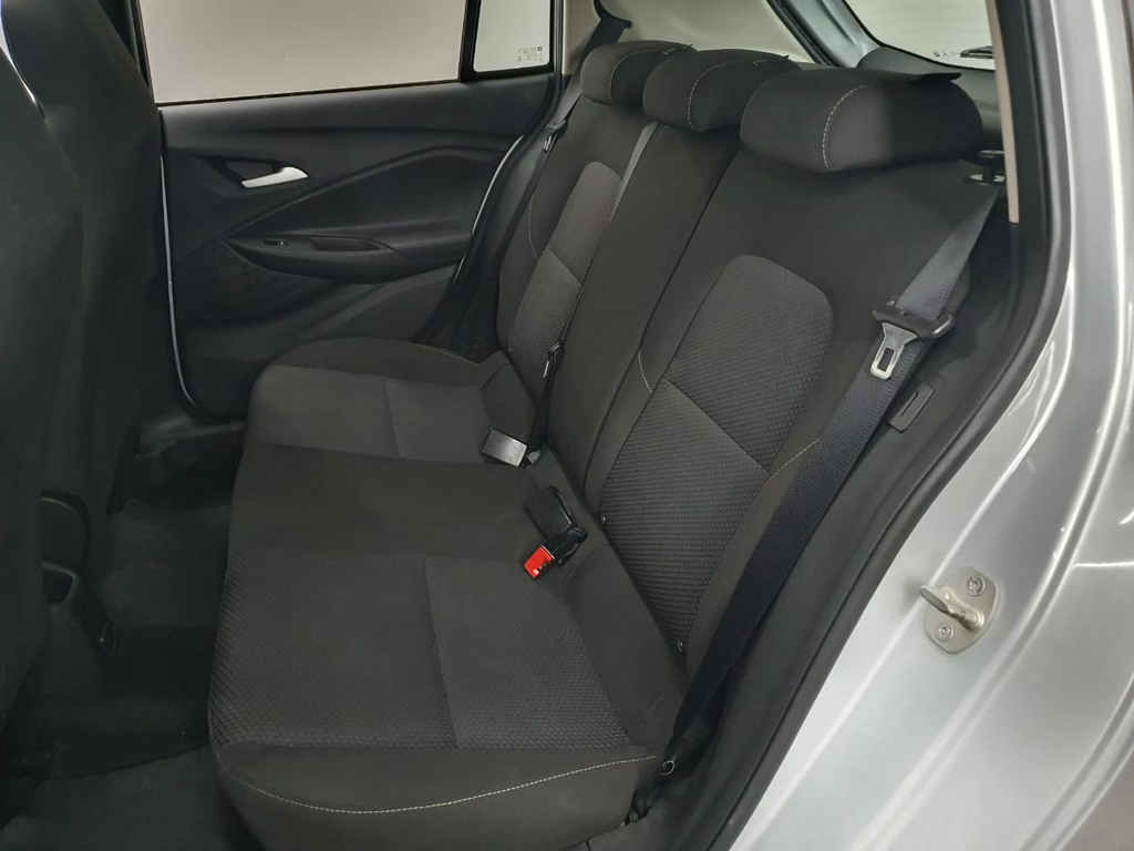 Chevrolet Onix Prata