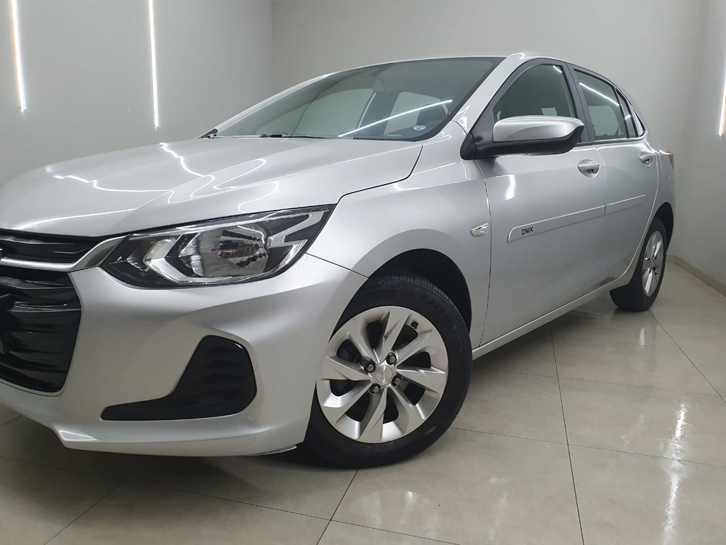 Chevrolet Onix Prata