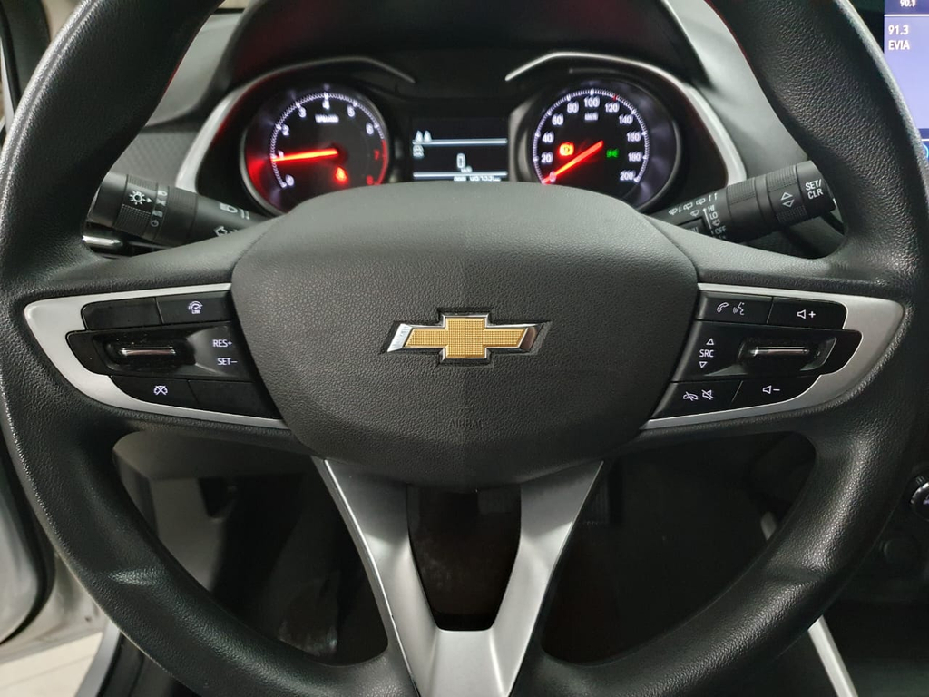 Chevrolet Onix Prata