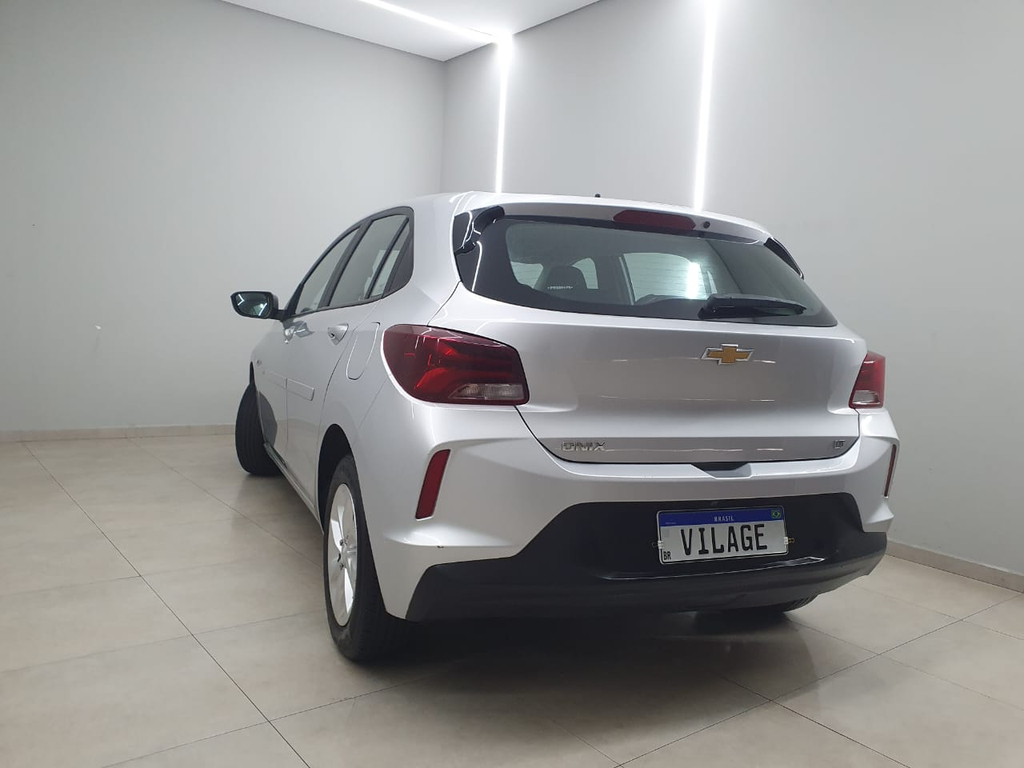 Chevrolet Onix Prata
