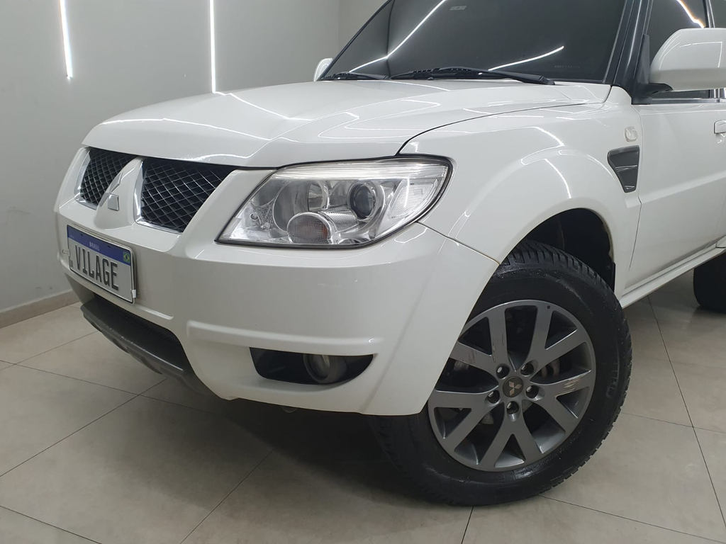 Mitsubishi Pajero TR4 Branco
