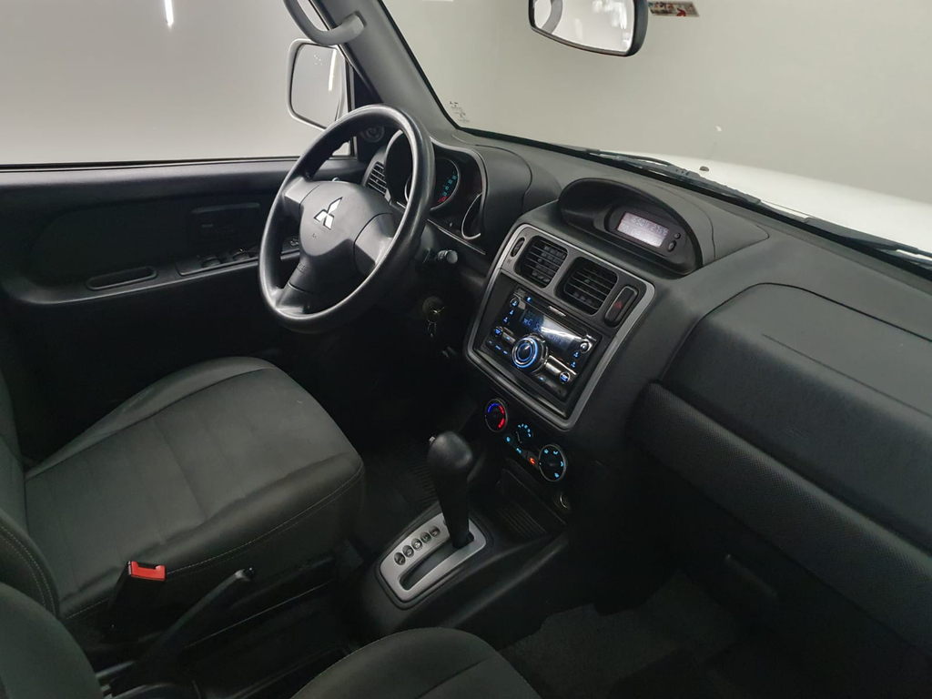 Mitsubishi Pajero TR4 Branco