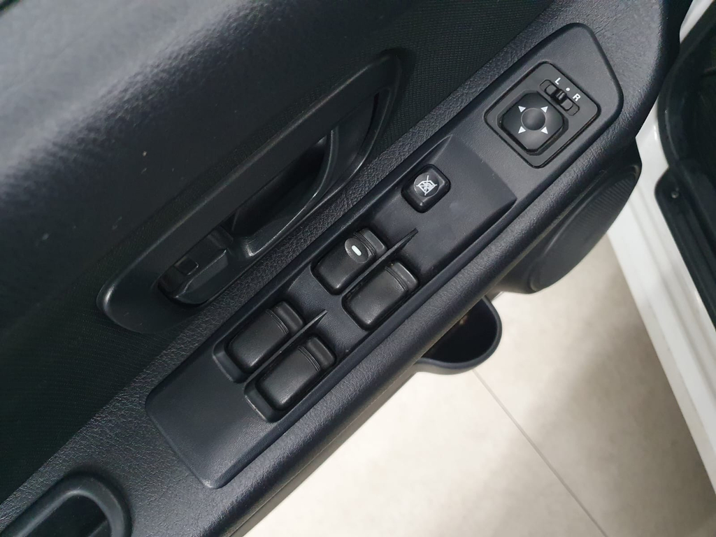 Mitsubishi Pajero TR4 Branco