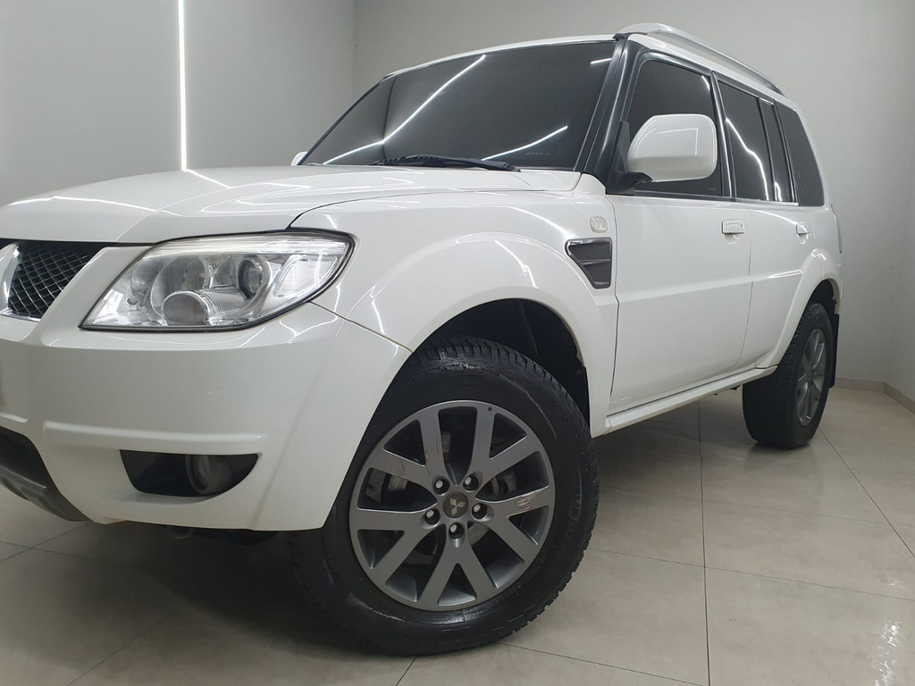 Mitsubishi Pajero TR4 Branco