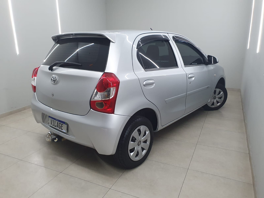 Toyota ETIOS Prata