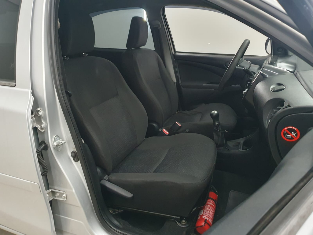 Toyota ETIOS Prata